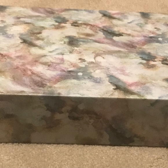 (Used) Michaels Watercolor Self-Adhesive/Magnetic/Sticky Photo Album - Picture 5 of 7